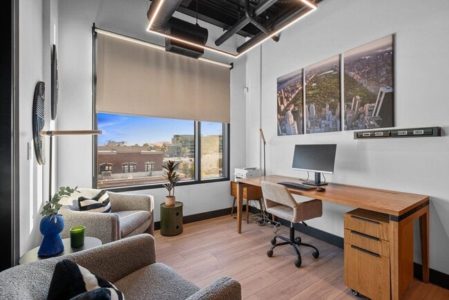 Building Photo - Stunning Fully Furnished Condo in Downtown...
