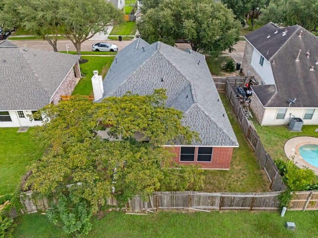 Building Photo - 4815 Plum Forest Rd