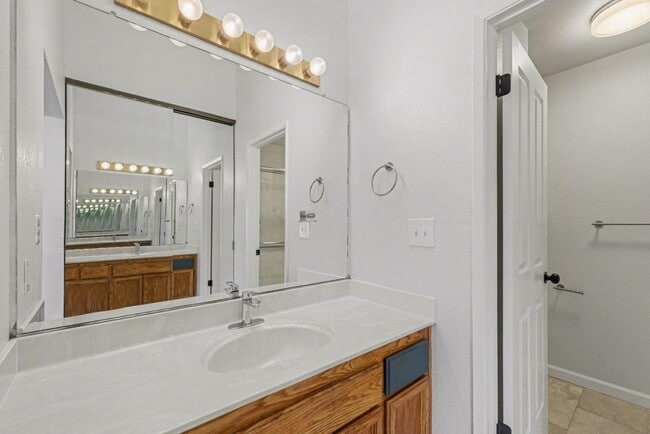 Building Photo - 169 Heron Dr