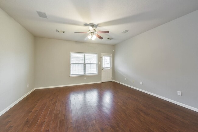 Building Photo - 1219 Colonial Manor Dr