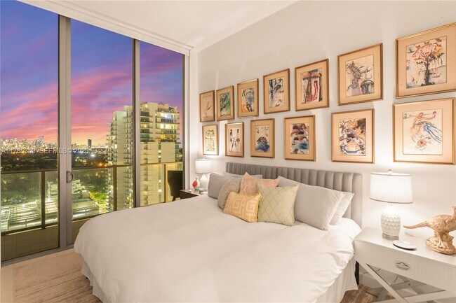 Building Photo - 2678 Tigertail Ave