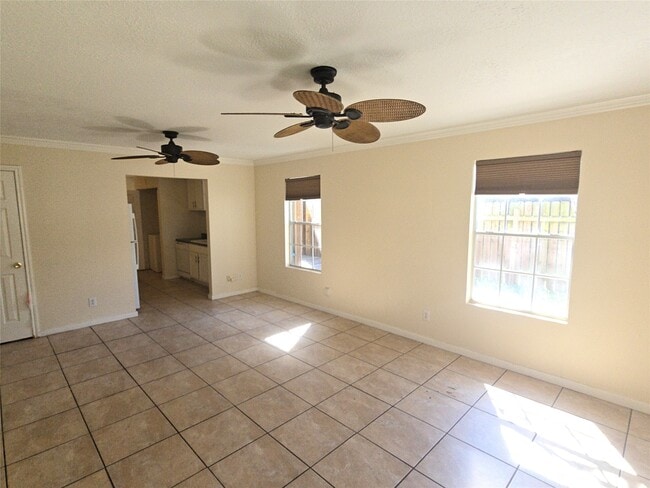 Building Photo - 409 Commerce St