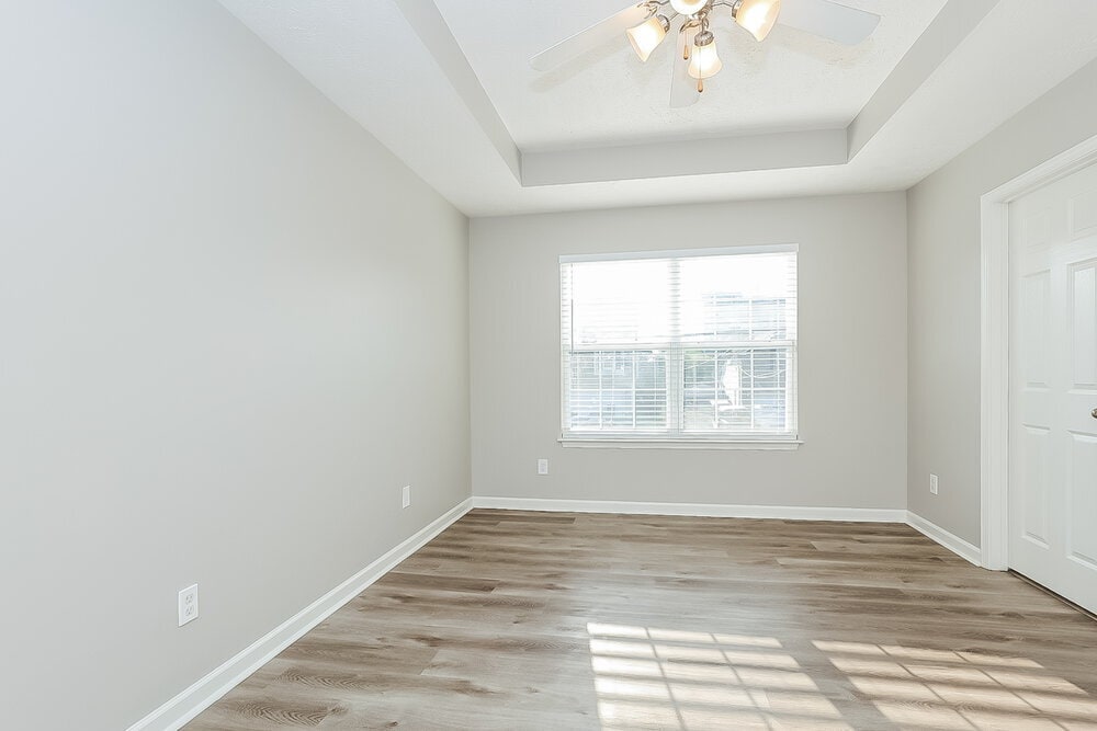 Building Photo - 117 Lyndhurst Dr