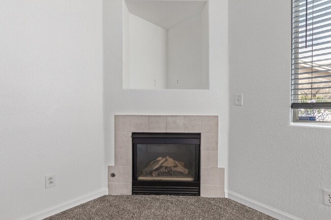 Building Photo - 1080 S Walden Way