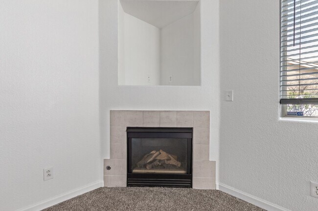 Building Photo - Spacious open plan three bed two bath townhome for rent