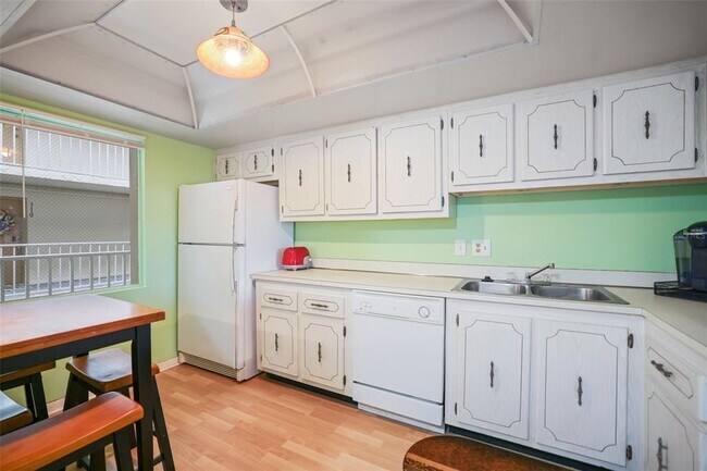 Building Photo - 4902 38th Way S
