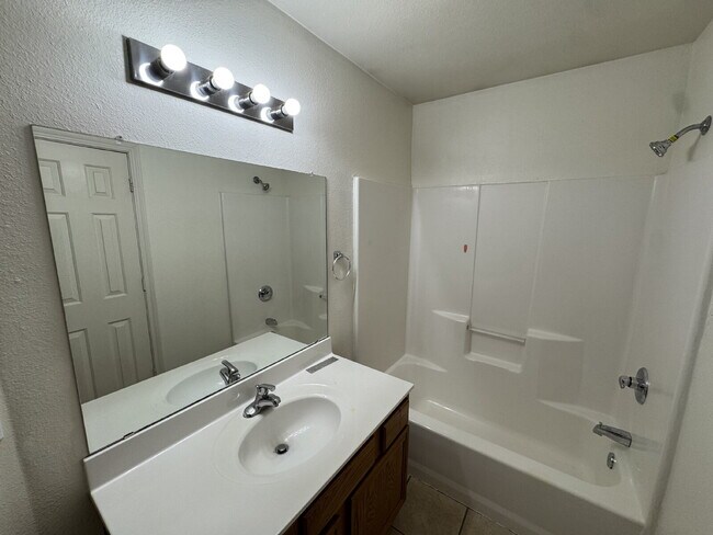 Building Photo - Spacious 3-Bed, 3-Bath Duplex  on Marshall Street – 1366 Sq Ft of Comfortable Living in Lubbock!