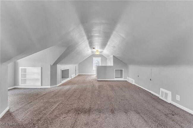 Building Photo - 874 E 232nd St