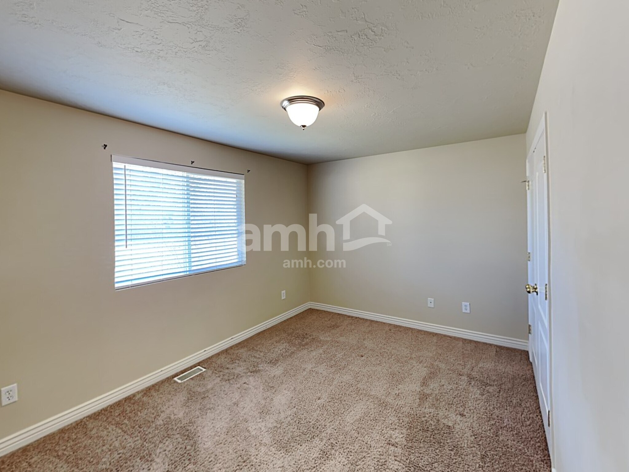 Building Photo - 96 N 1660 W