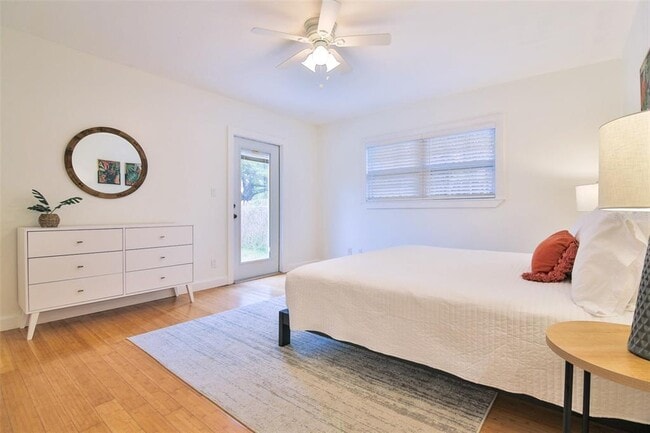 Building Photo - 2181 Hyde Park St