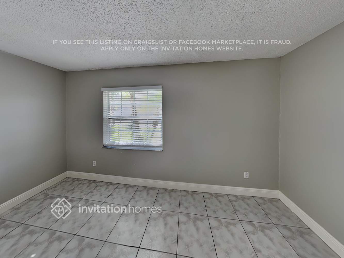 Building Photo - 302 Iowa Woods Cir W