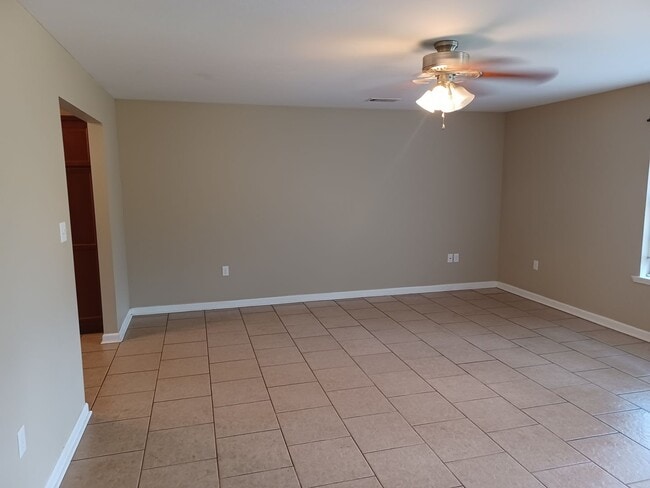 Building Photo - 128 Herman Ln