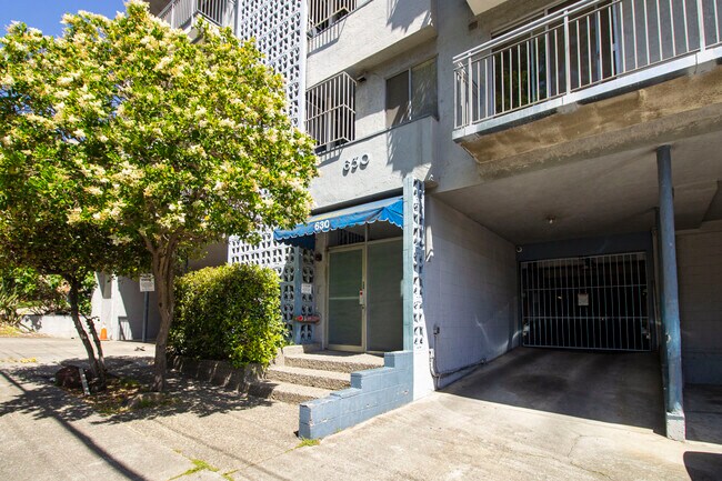 Building Photo - 630 Mariposa