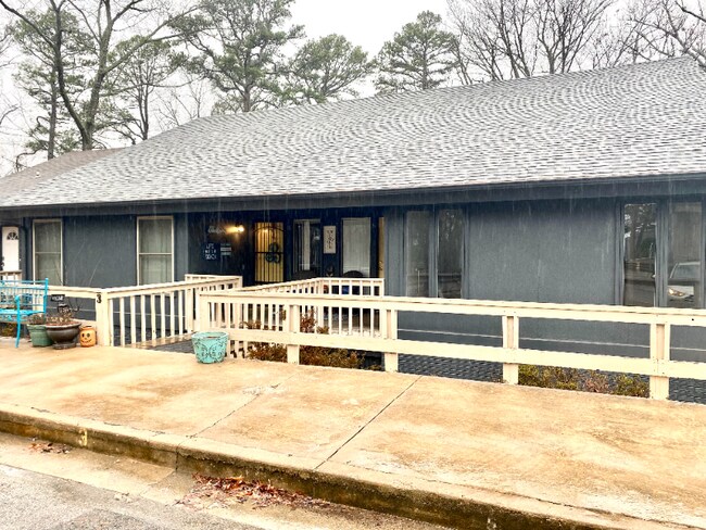 Building Photo - 5 Britten Cir