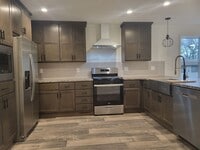 Building Photo - 1124 Lake Terrace Rd