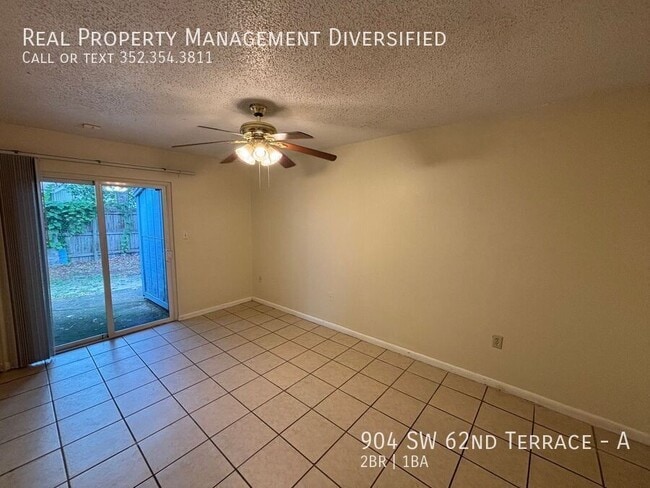 Building Photo - 904 SW 62nd Terrace