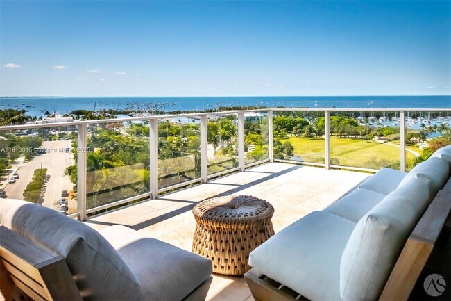 Primary Photo - 2675 S Bayshore Dr