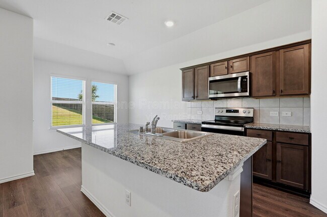 Building Photo - 3311 Brookstone Dr