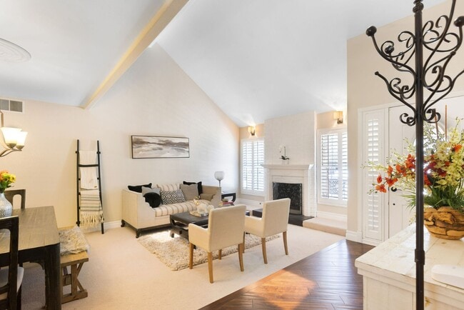 Building Photo - Modern Luxury in Cypress – 4BR Home with H...