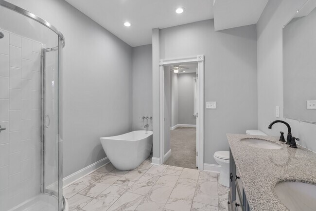 Building Photo - 1713 Linden Ave