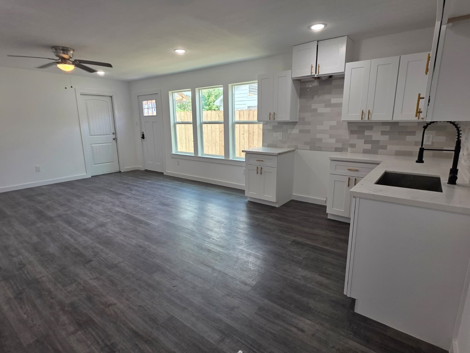 Building Photo - 4702 Baton Rouge St