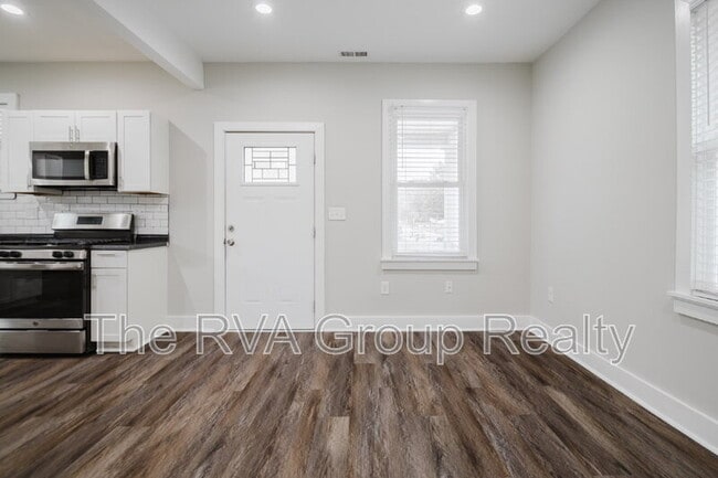 Building Photo - 218 E 34th St