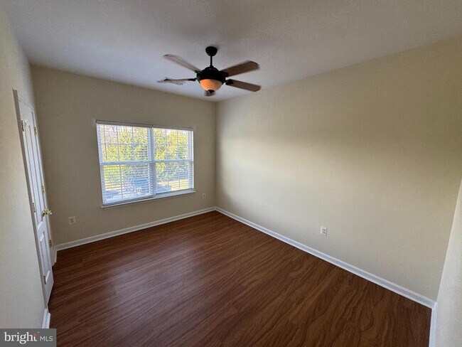 Building Photo - 400 Kintyre Ln