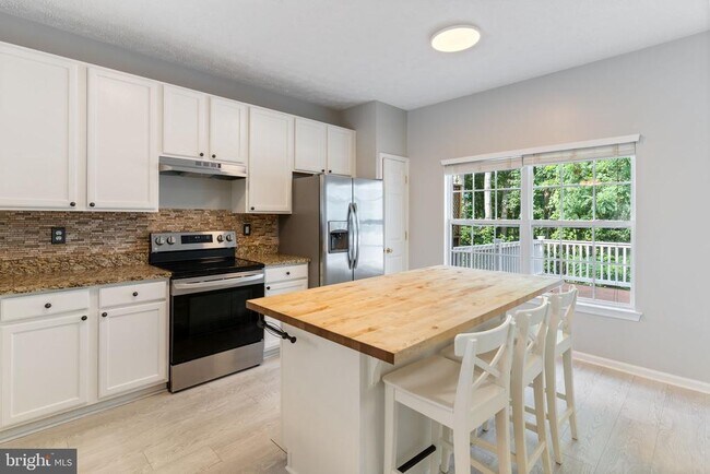 Building Photo - 8212 Silverton Ct