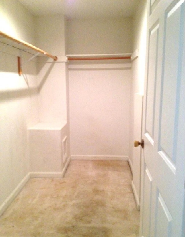 Closet - Country Squire