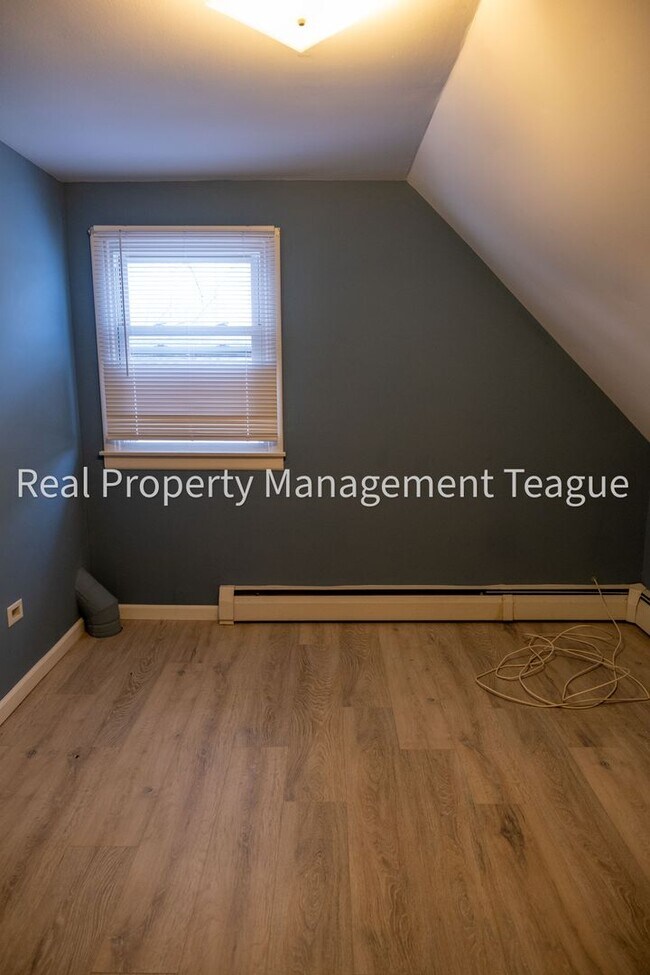 Building Photo - 6 Indiana Ave