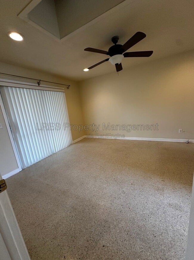 Building Photo - 2719 Merrie Oaks Rd
