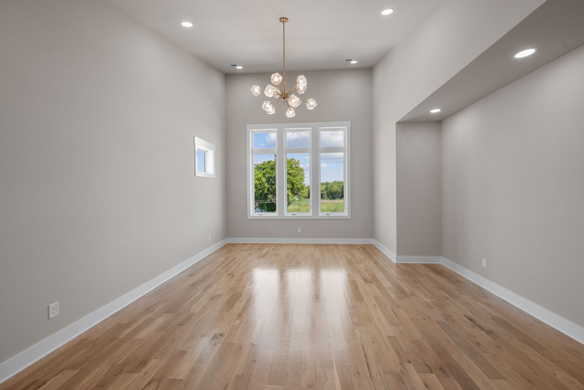 Building Photo - 2523 W Heiman St