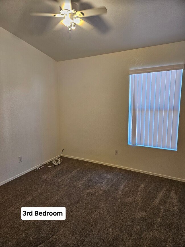 Building Photo - 4 BRM, 2 BA. HOME IN VAL VISTA PLACE in GI...