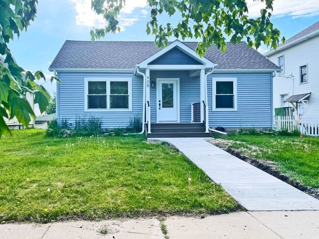 Building Photo - All New From Top To Toe, Gorgeous Home with Stunning Kitchen, Primary Suite, Family Room & More!