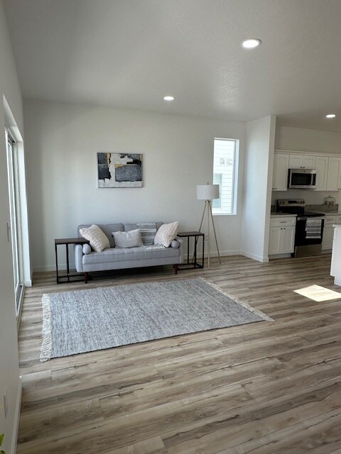 Building Photo - 425 War Room Ct