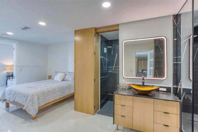 Building Photo - 1500 S Ocean Dr