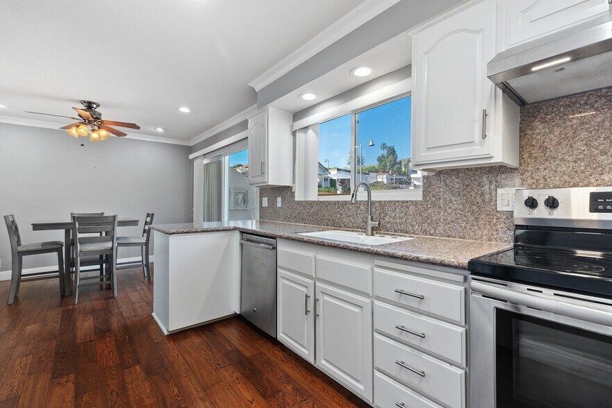 Building Photo - 3506 Calle Verano