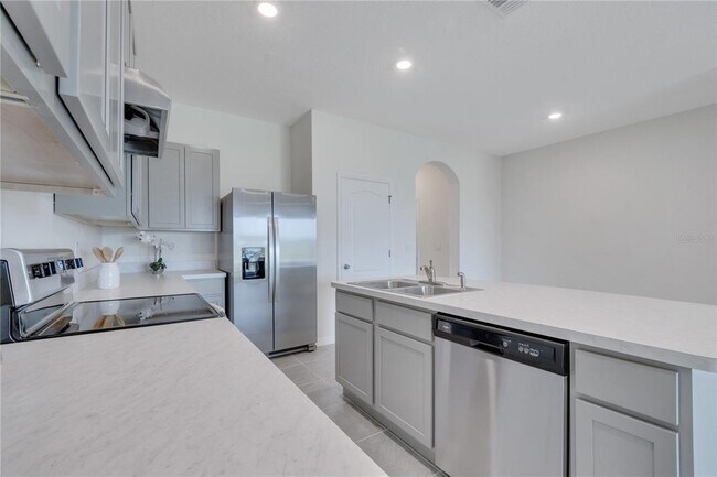 Building Photo - 2266 Tay Wes Dr