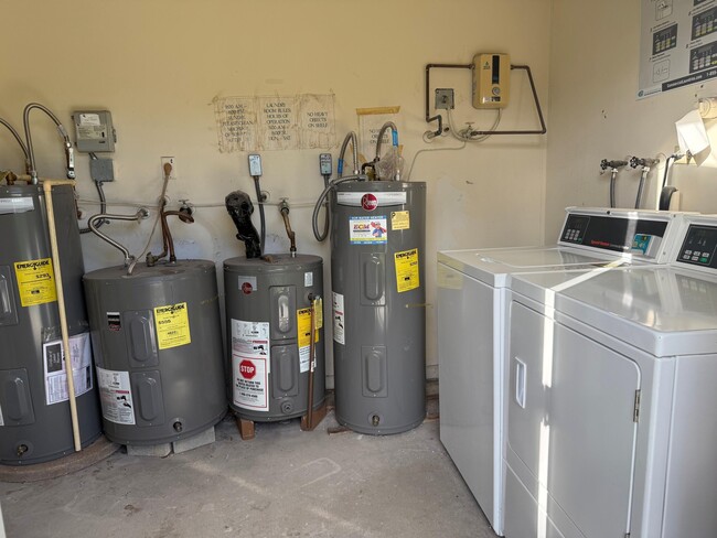 Building Photo - 14676 Canalview Dr