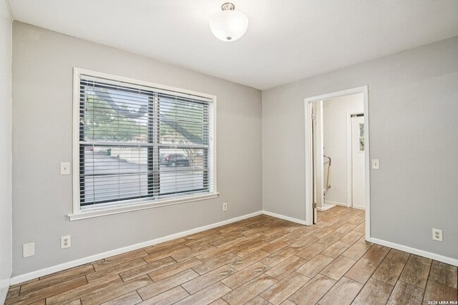 Building Photo - 6106 Vance Jackson Rd