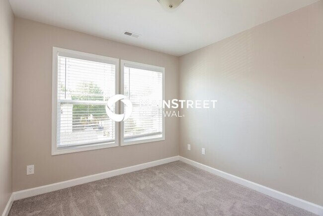 Building Photo - 3 Bedroom Pet-Friendly Home in Huntersville, NC with Main Street Renewal
