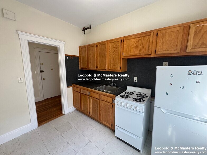 Building Photo - 309 Summit Ave