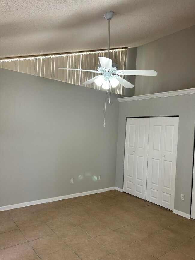 Building Photo - 1158 Summit Trail Cir