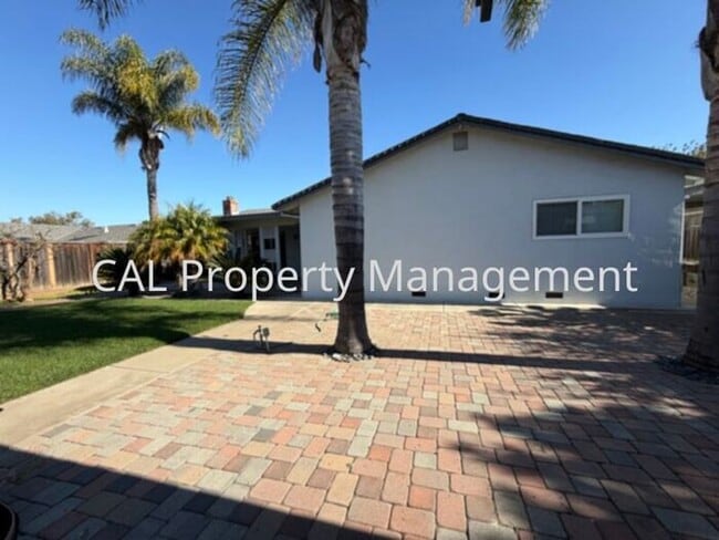 Building Photo - Beautiful 3 bedroom home in Hollister, CA!