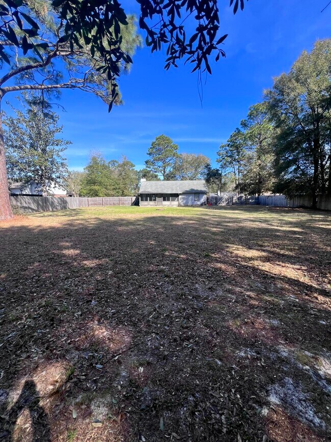 Building Photo - 345 John King Rd