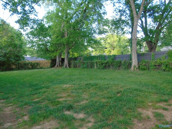 Building Photo - 1423 Stevens Ave NE