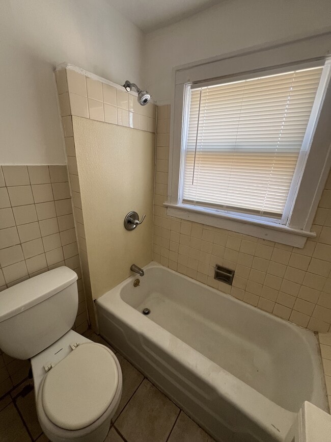 Building Photo - 5524 Woodland Ave