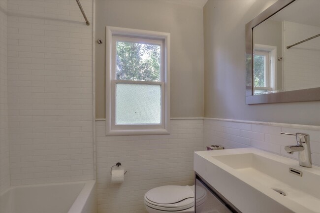 Building Photo - 1766 Woodhaven Way