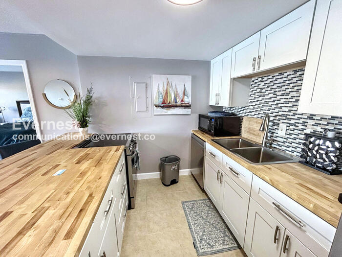 Building Photo - 500 Pacific Ave