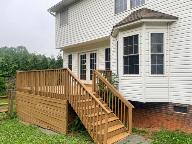 Building Photo - 1185 Eller Wood Dr